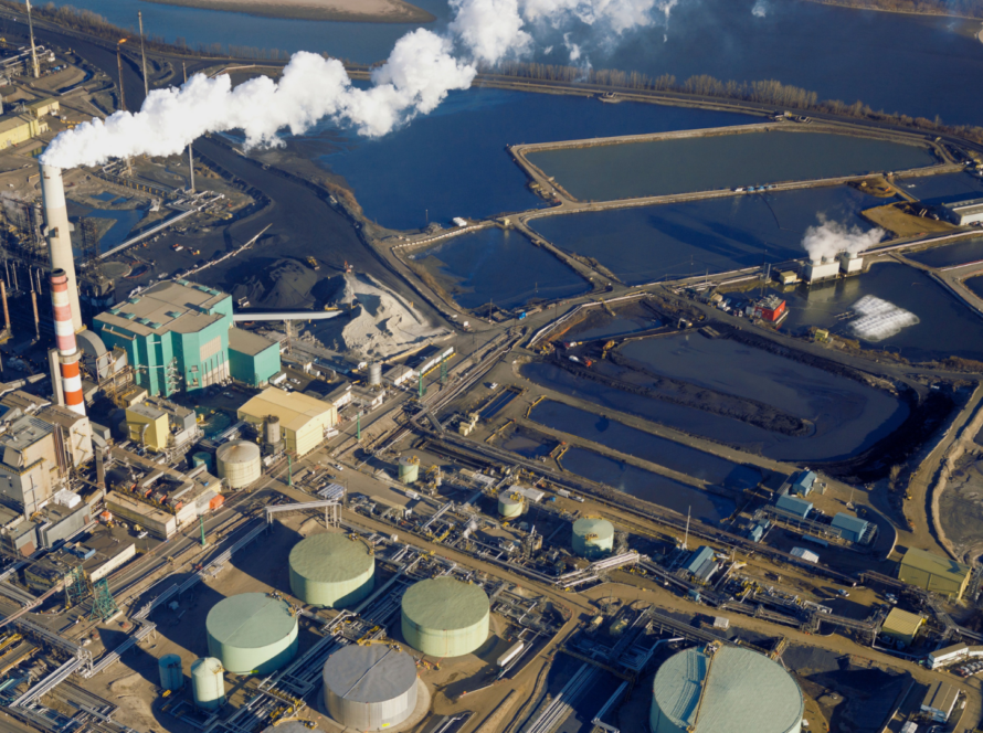 Aerial image of Fort McMurray, AB, oil sands refinery.